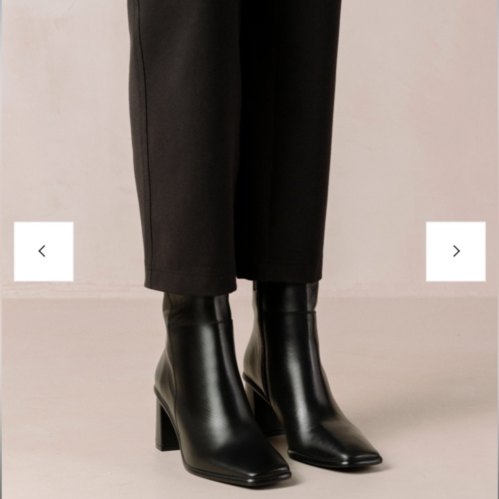 West - Black Leather Boots Alohas
